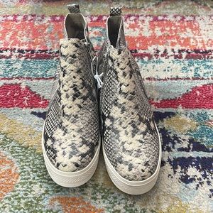 Steve Madden booties